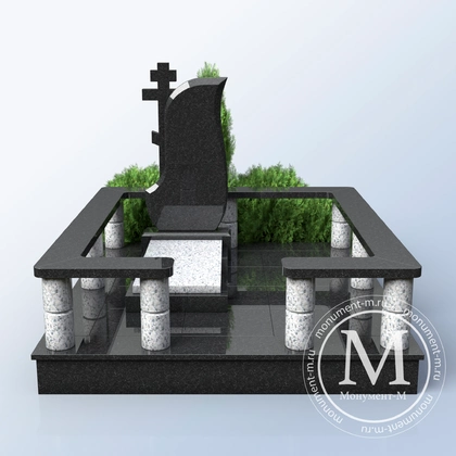 Мемориальный комплекс со светлыми скамьями и газоном АР3533