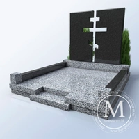 Мемориальный комплекс с белым крестом на стене АР3525
