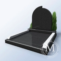 Мемориальный комплекс с круглым верхом и плитой АР3597