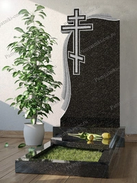 Вертикальный памятник с крупным резным крестом по центру АР0233Ж